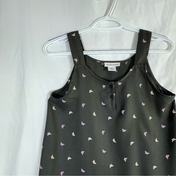 Melrose and Market Girls Butterfly Print Sleeveless Trapeze Top - Picture 2 of 4